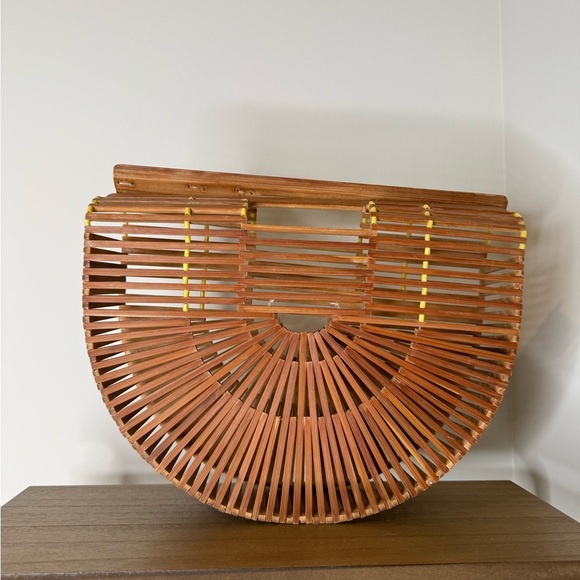 Stylish Bamboo Handbag - Picture 4 of 7